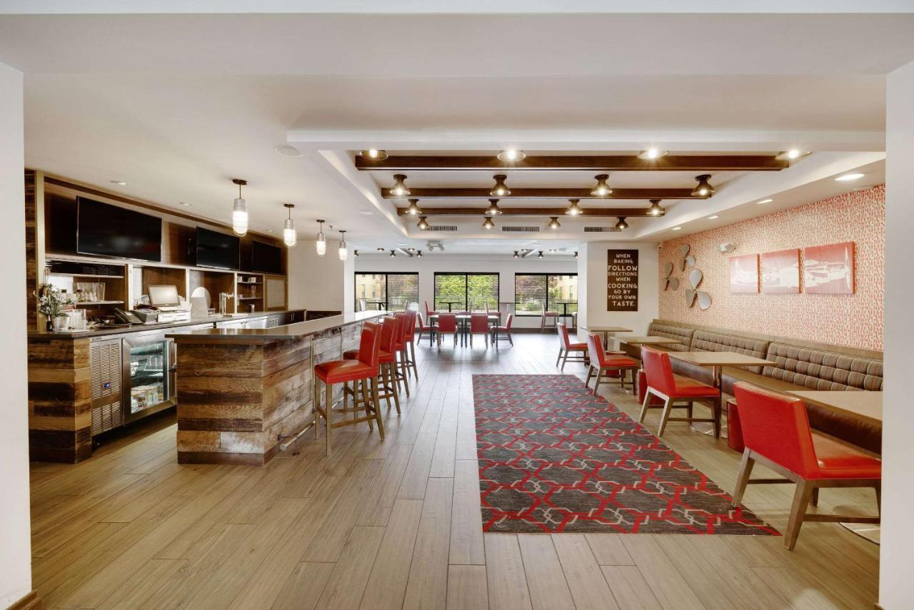 The Crossroads Hotel - Ньюберг Экстерьер фото