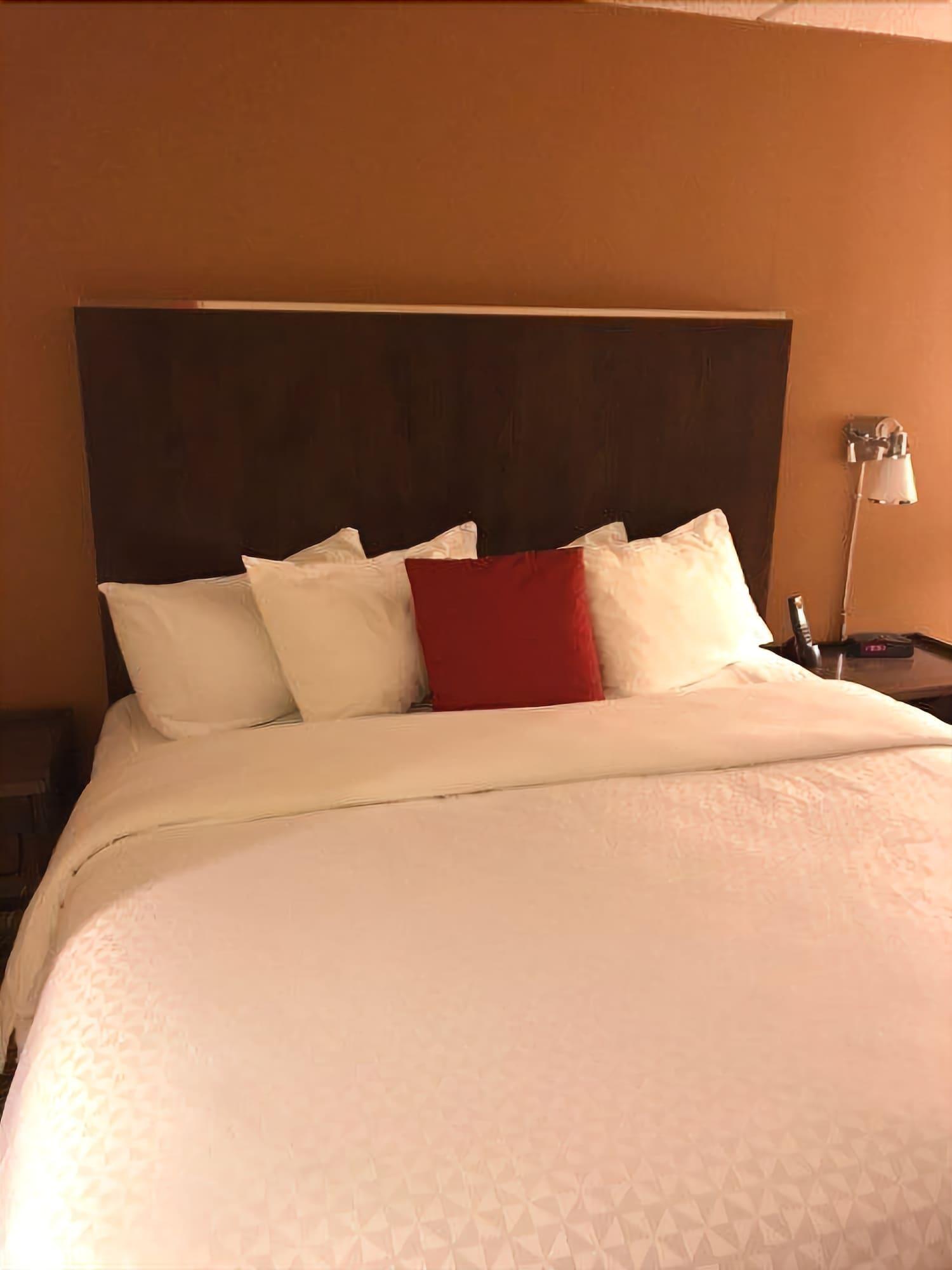 The Crossroads Hotel - Ньюберг Экстерьер фото